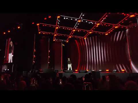 260103 ONEW (온유) - Yay (만세) - LIVE CONCERT e& DSF Nights Dubai Festival City FanCam 4K