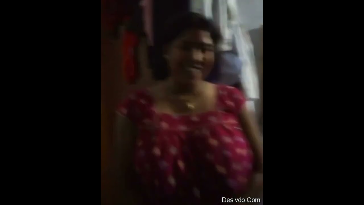 Curvy Desi aunt with huge boobs gets naughty aunty videos - YouTube