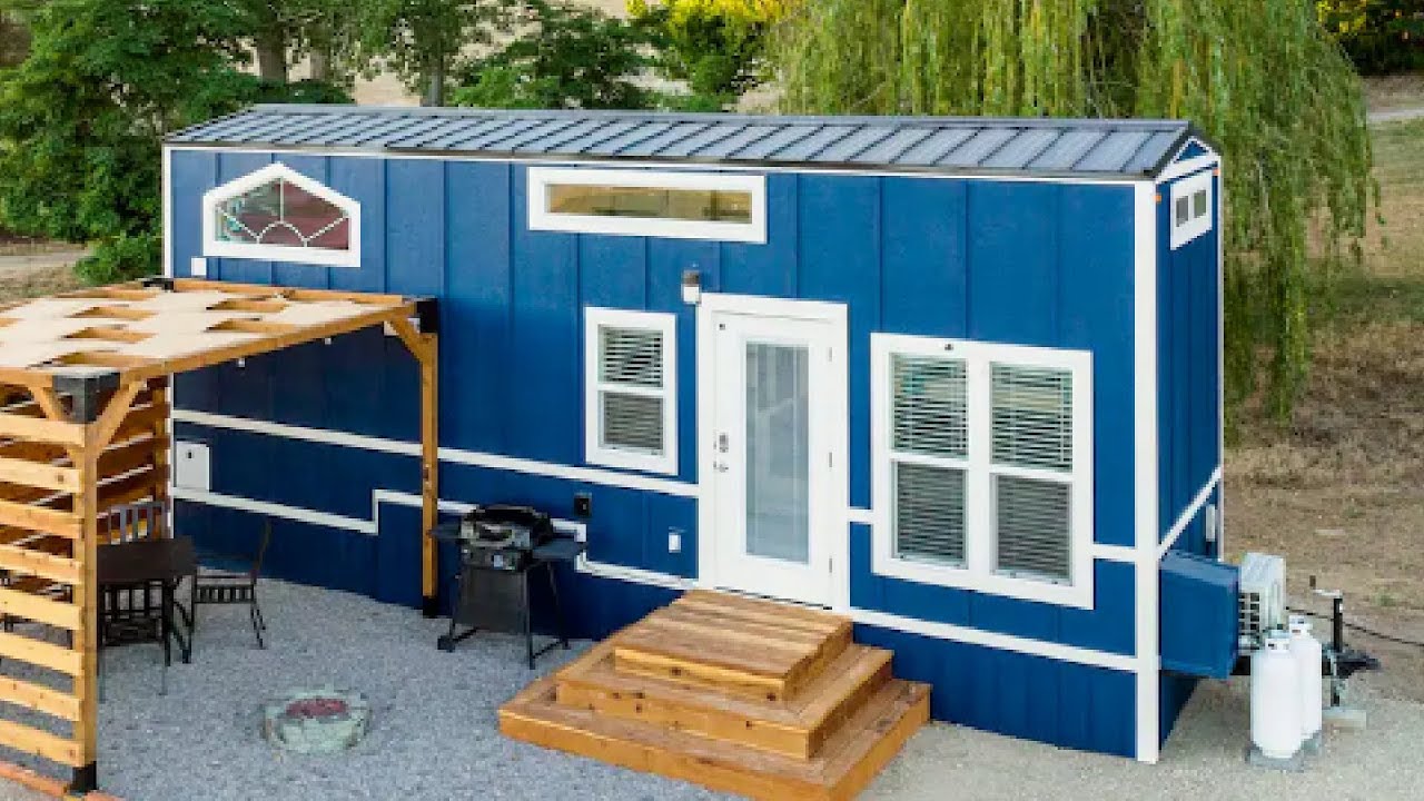 Super Perfection Tiny IdaHouse nestled in a Rural Oasis