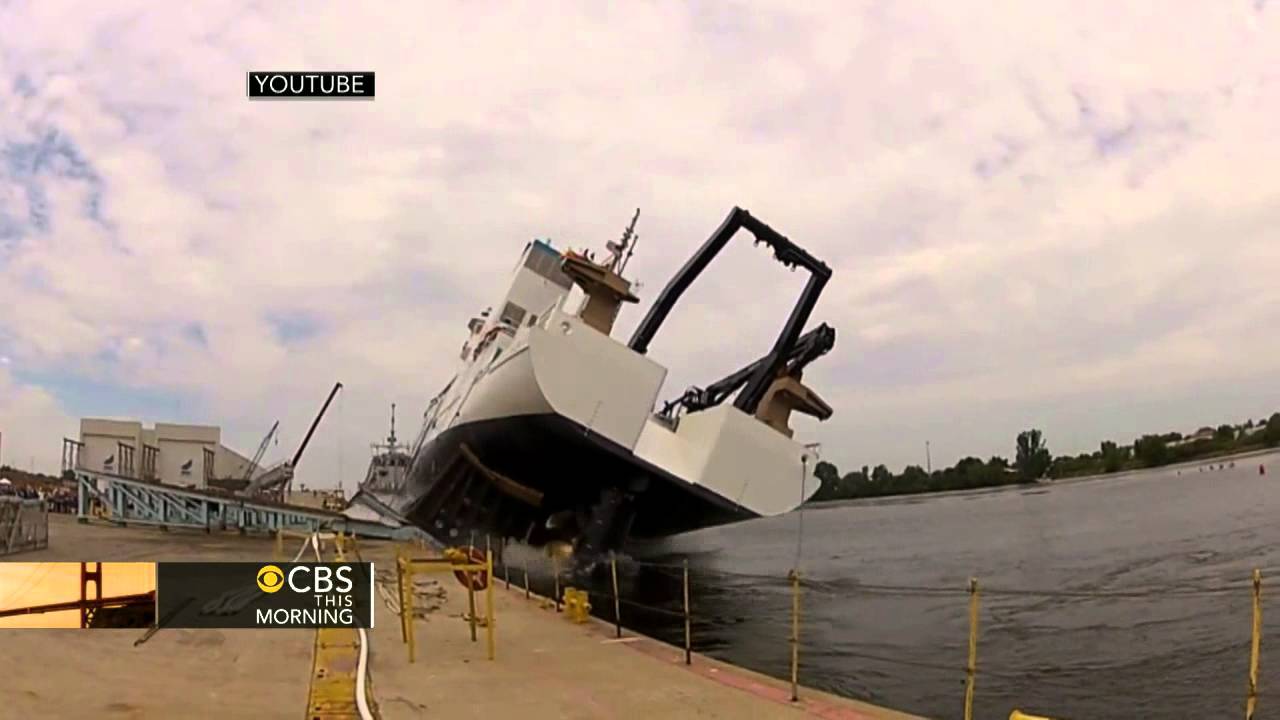 Ship launch goes horribly wrong; video goes viral - YouTube