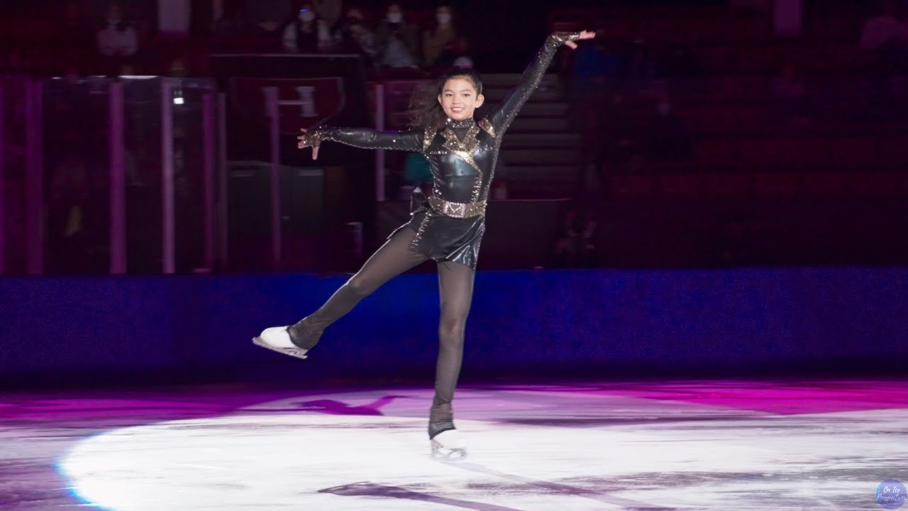 Mimi FULOP performs to 