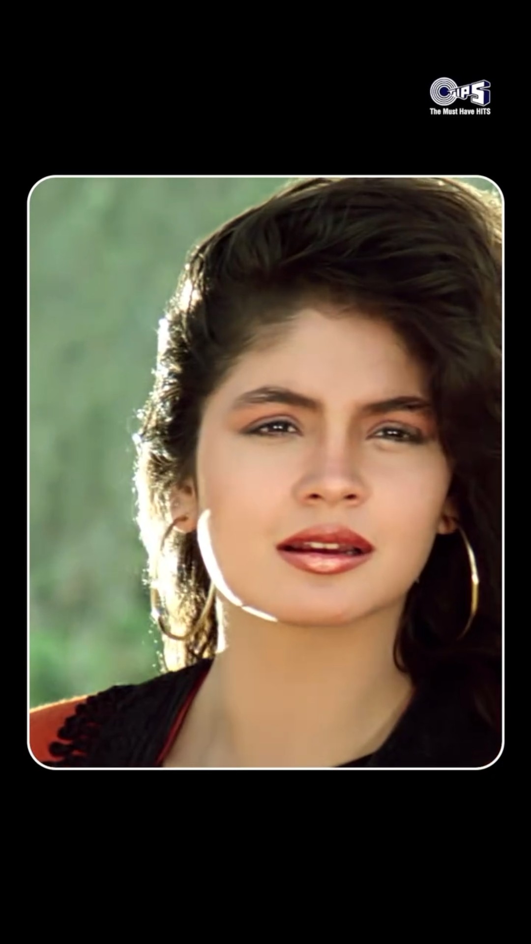 Happy Birthday to Pooja Bhatt, a timeless beauty that radiates elegance ?