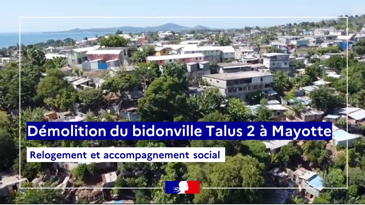 Démolition du bidonville Talus 2 à Mayotte