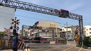 (1110917) 彰化縣彰化市長順街平交道372次EMU3000型黑白自強號(由老蕭親自拍攝)