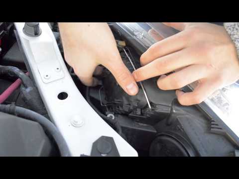 How to change headlight bulbs Renault Megane III MK3 2007-2015 model HD