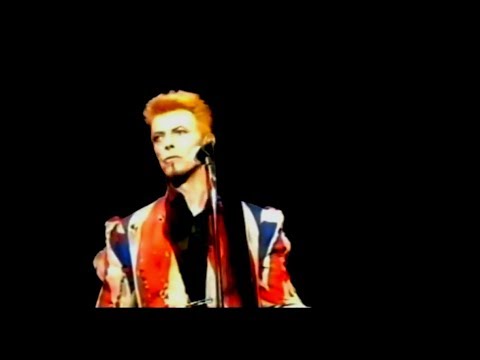 David Bowie - I'm Afraid of Americans (Live, 1997) w/Sonic