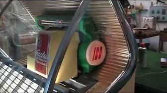 JUKEBOX HF 100R (1954) RESTAURATORE VLADIMIRO VIENO JUKEBOX HF 100R (1954) RESTAURATORE VLADIMIRO VIENO