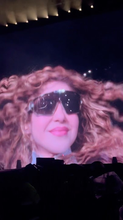 Chegada da Loba @Shakira !! Show em SP ♥️ #shakira #laviniajoia - YouTube