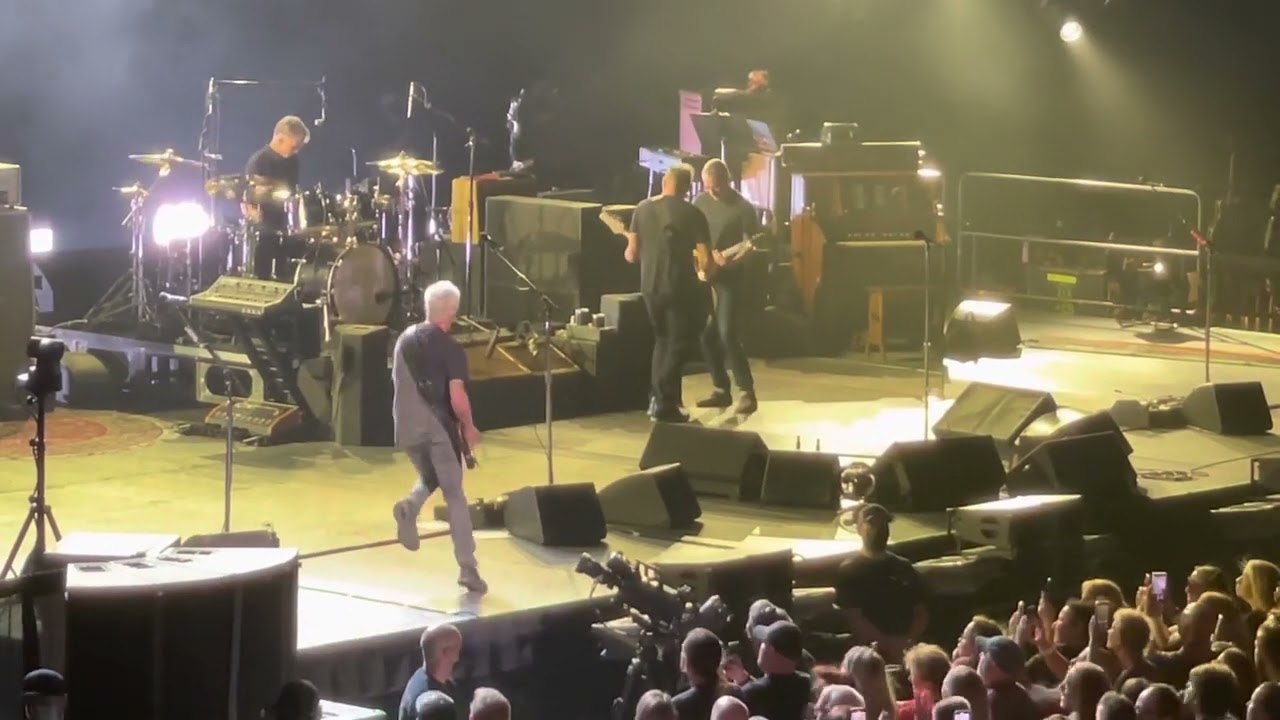 Pearl Jam, “Even Flow” (Ottawa 9/3/22)