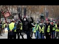 Mobilisation des gilets jaunes  scnes de chaos sur les champselyses