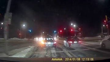 Red Light Runner Causes Nasty Collision || ViralHog
