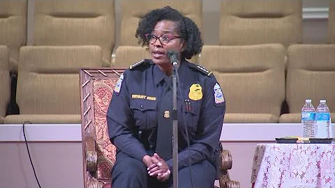 Chief Bryant hosts community conversation with Col...