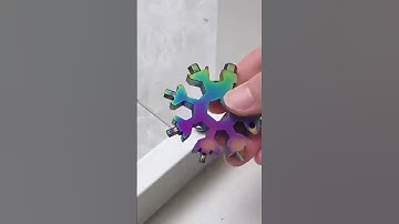 18-in-1 Snowflake Multi-Tool Keychain: The Ultimate Portable Companion for Any Adventure!