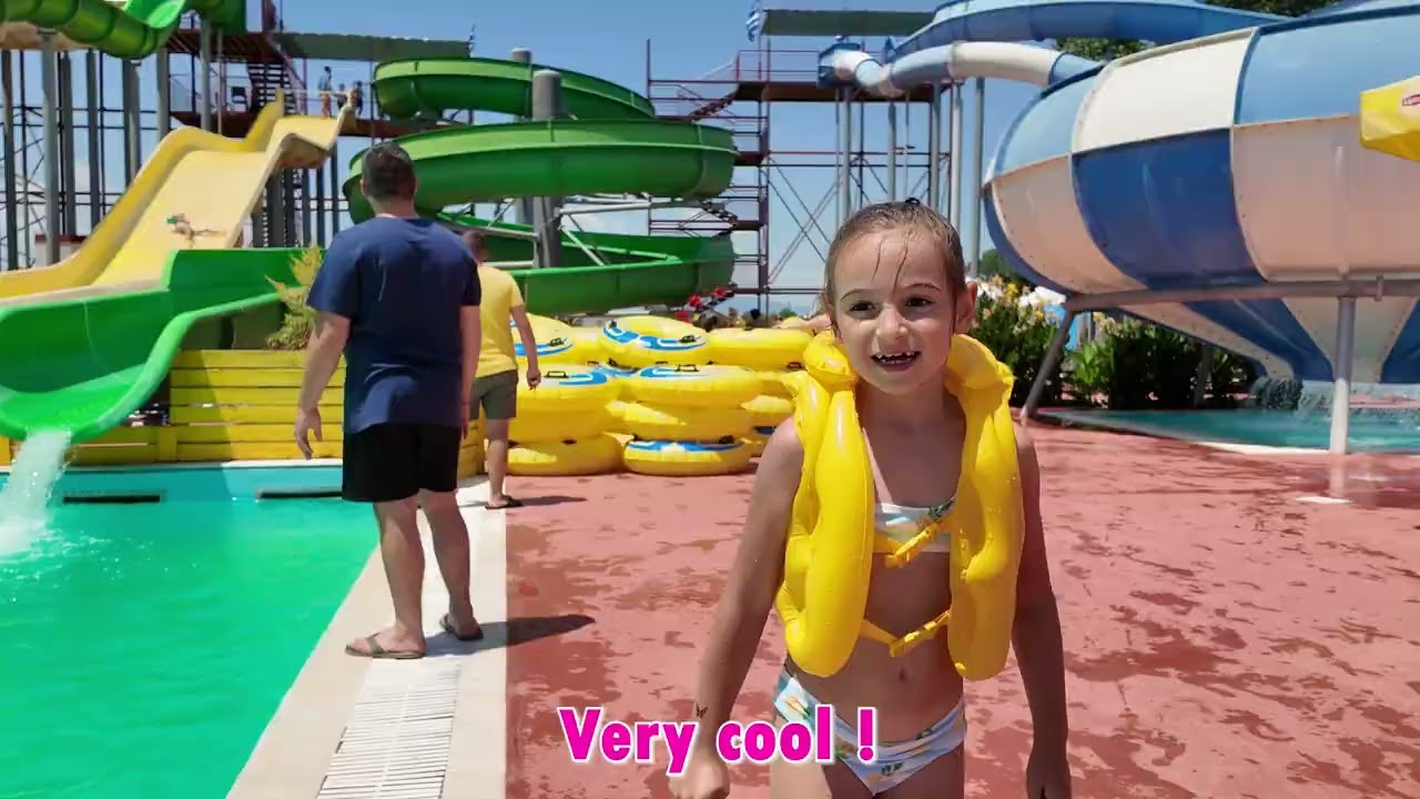 Crazy Pool Fun! Amelia Shows Off Her New Summer Style ☀️