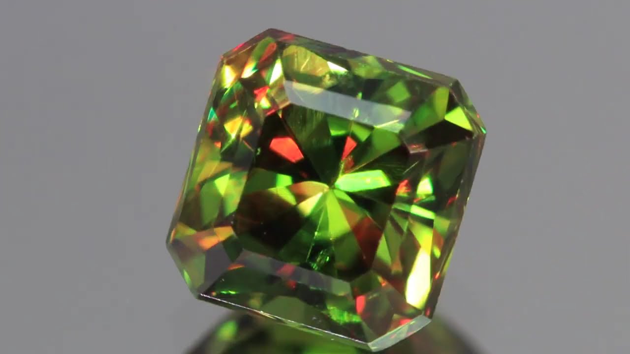 0.41ctスフェーン - YouTube