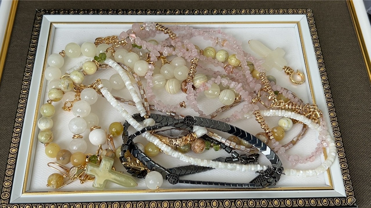 Изготовление колье из бусин с этикетками для Любаши  из Челябинска Итог? Любимые украшения