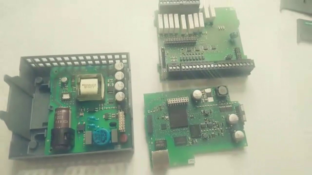 PARTES INTERNAS DE UN PLC S7 1200 CPU 1214C AC DC RLY