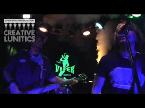 Assista a Black Cherry Reunion - Fading Away no YouTube