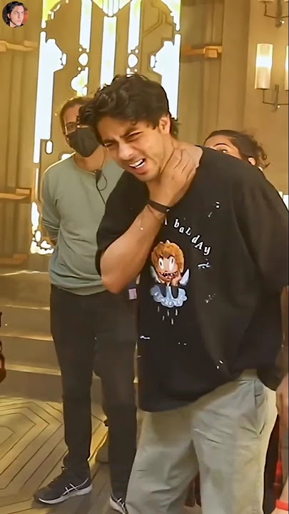Aryan Khan with all team of The Bads Of Bollywood#aryankhan#badsofbollywood#bts#aryankhansmile