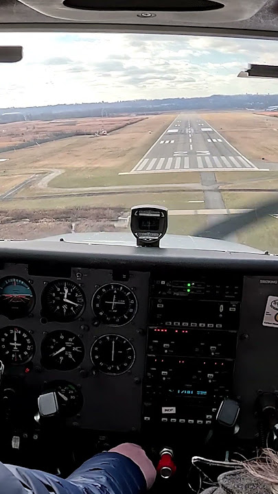 Flight Training Cessna 172 Landing #aviation #flying #privatepilot #flighttraining #cessna172