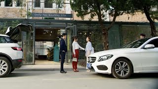 Download Lagu 【Highlight】小三摟著丈夫炫耀?下一秒霸總豪車護妻登場! 😱💘 MP3 Download Lagu 【Highlight】小三摟著丈夫炫耀?下一秒霸總豪車護妻登場! 😱💘 MP3