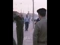 صدام حسين في الأعظمية شمال بغداد في 4 9 2003 يحيي الشعب صدام حسين في الأعظمية شمال بغداد في 4 9 2003 يحيي الشعب