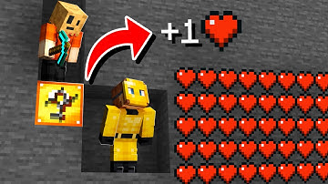 Minecraft Manhunt, but Hunters Mining LUCKY BLOCKS Increases my Health
