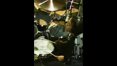 Thumbnail of Jeff Porcaro dropping serious gems in the studio #shorts