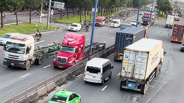 xe containers đến và đi cảng cát lái để xnk hàng hóa 21 August 2025