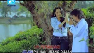 Video voorbeeld van "Darso feat Astria Cinta Urang Dua'an"