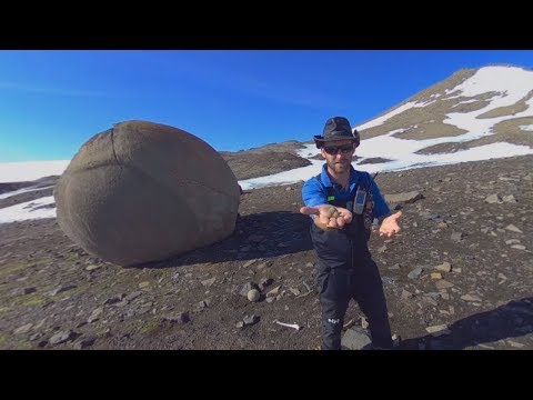 North Pole: Glaciologist Colin Souness talks about Stone Geospheres on Champ Island (360° VR)