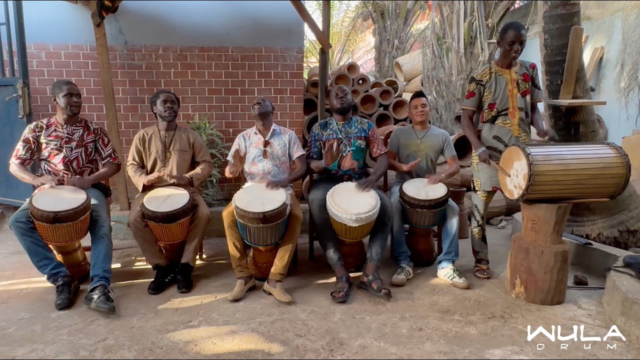 Drumming at the Wula Drum Shop in CKY, Guinea - M'Bemba Bangoura & friends