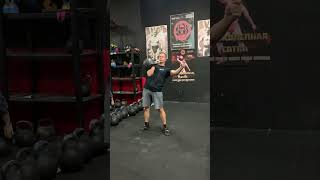 АНДРЕЙ ПЕТРОВ. ГИРЯ В 3¼ ПУДА! ВЫЖИМАНИЕ ПРАВОЙ!! СИЛОВОЕ ГИРЕВОЕ ДЕВЯТИБОРЬЕ.53 KG KETTLEBELL PRESS