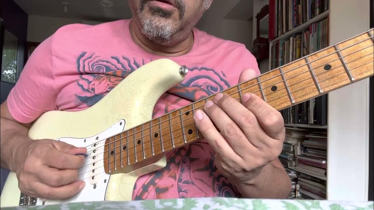 Larry Carlton’s solos are like a lesson in string bending . YouTube