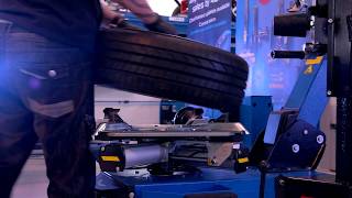 How to change a tyre using the megamount 513 Racing | Premium Tyre Fitting