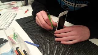 iPhone 5s Cracked Screen Repair Time Lapse