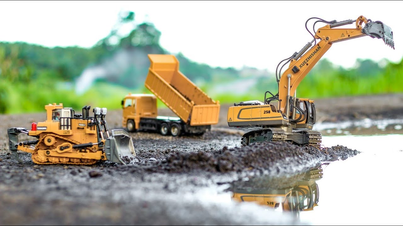 Incredible !! mining excavator loads mud from river to dump truck rc