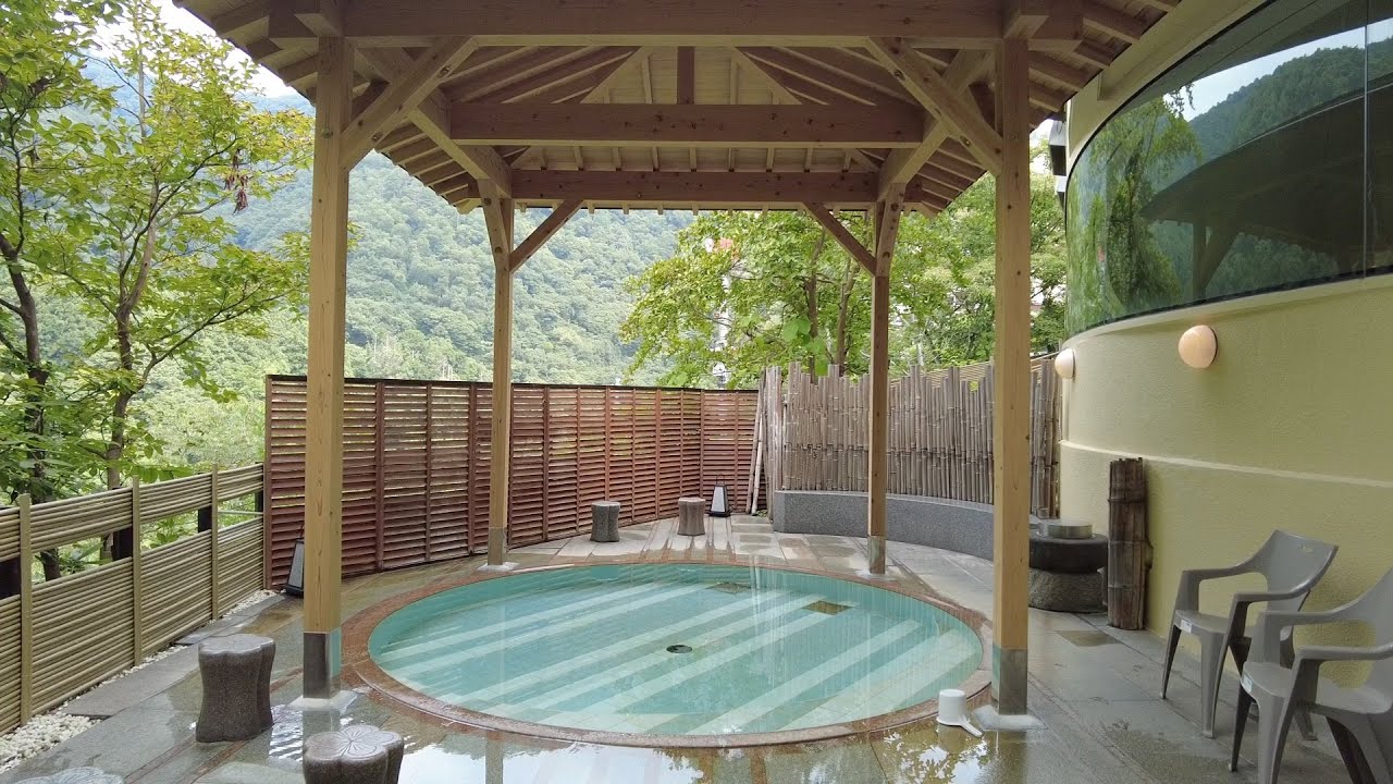 Татами-комната, блаженство онсэна и фуршет в отеле Maruminekanko в Фукусиме