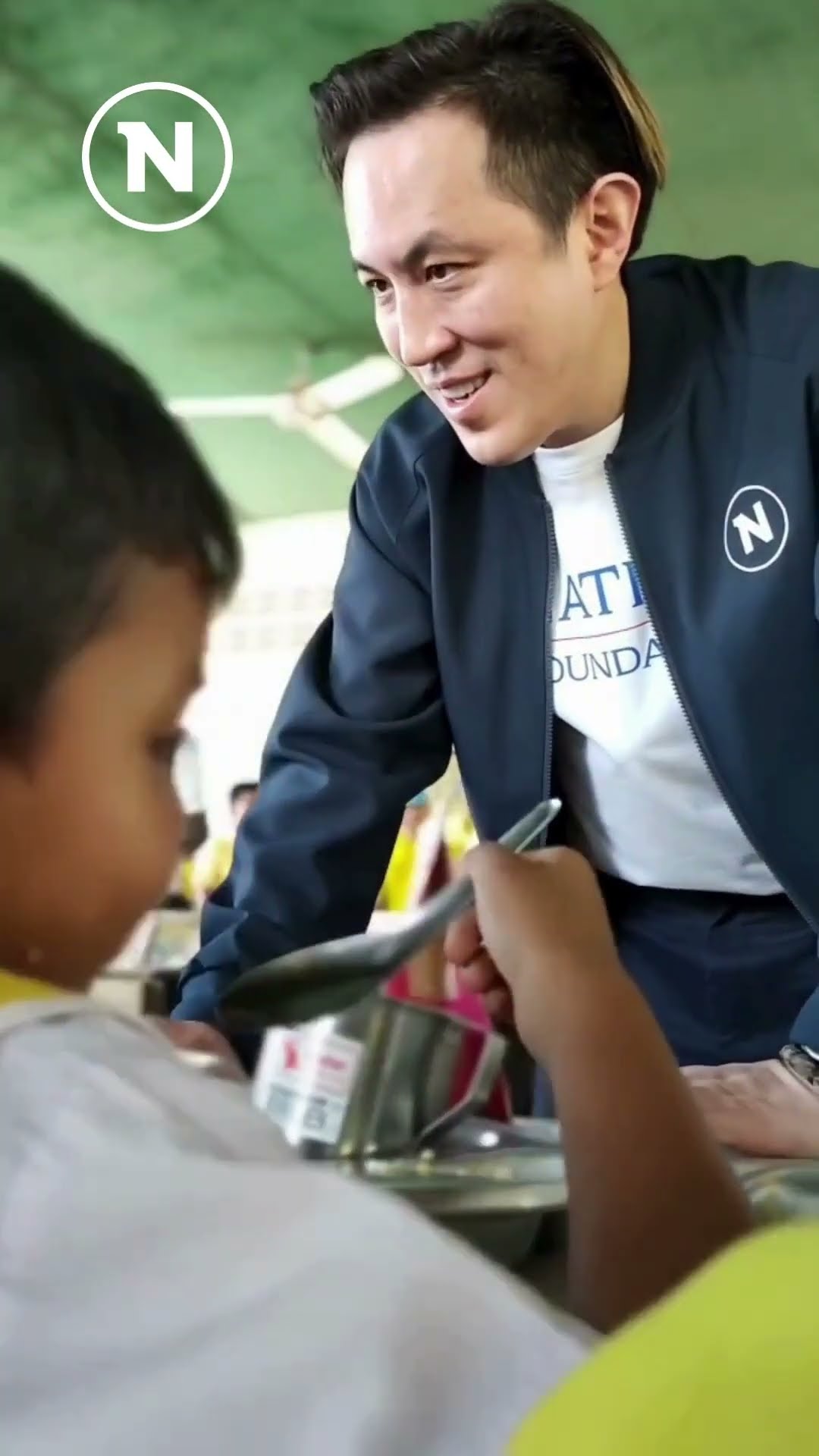 มูลนิธิเนชั่น ร่วมกับ CIB และปุ้มปุ้ย เลี้ยงอาหารกลางวัน แจกไอศกรีมให้นักเรียนโรงเรียนบ้านบาตูปูเต๊ะ