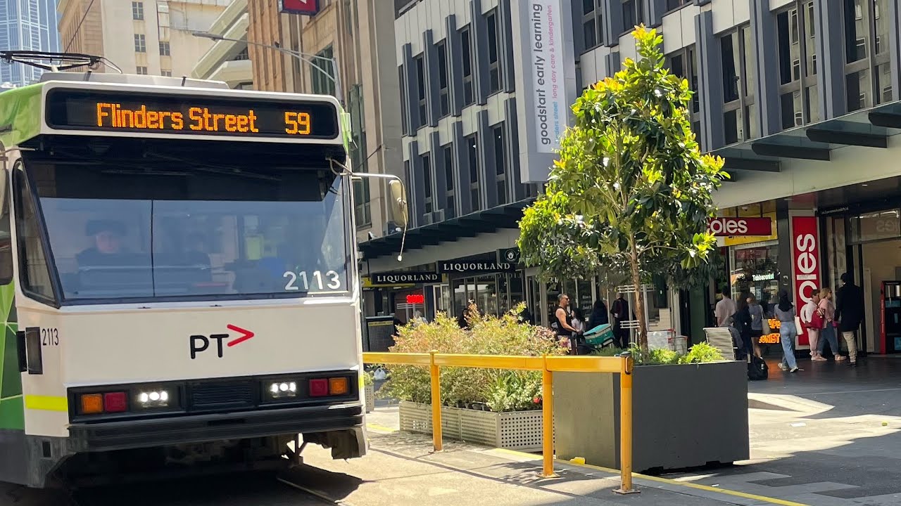 yarratrams-essendon-b2-2113-on-route-59-to-airport-west-youtube