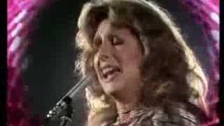 Video thumbnail of "Loretta Goggi - Maledetta primavera 1981"