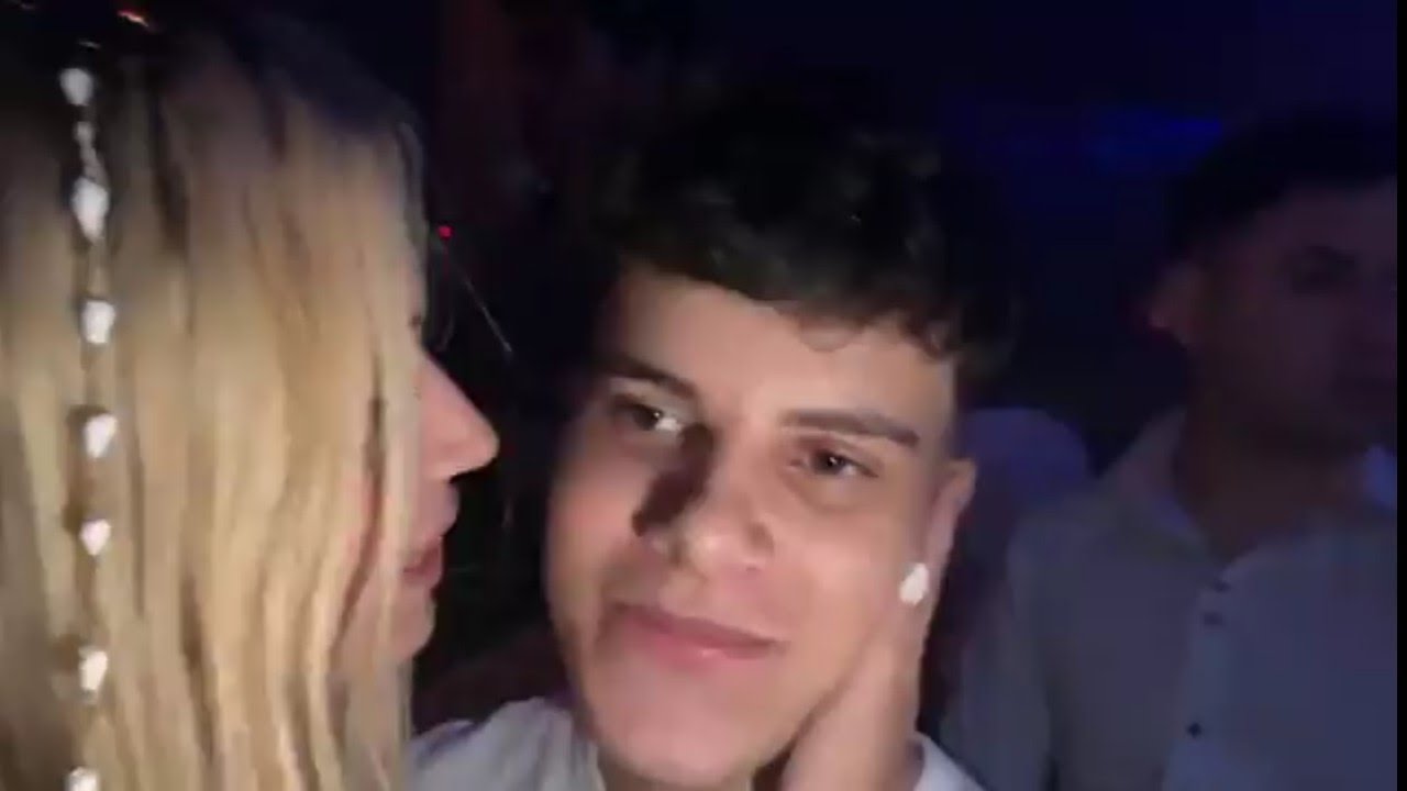 Beso entre lua y 6tn