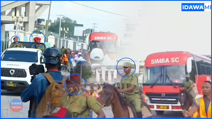 BALAA LA BASI LA SIMBA POLISI WAZINGIRA WACHEZAJI VUMBI LATIMUKA KWA MKAPA...