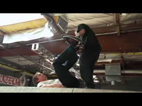 Il Guanto con Tony Hawk Jackass