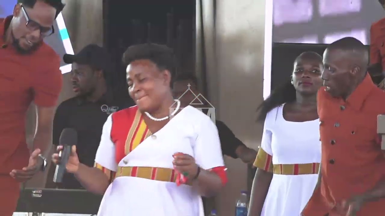 GOOD FRIDAY SERVICE AT HPMI 18TH APRIL 2025 PRAISE WITH SISTER CISSY AWANGULA