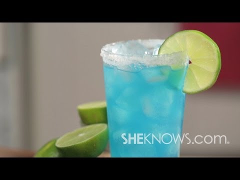 make-a-blue-kamikaze-drink