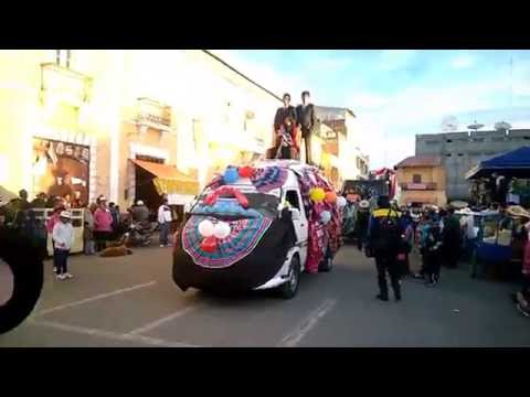 Vídeo: Como assistir a decoração de carros alegóricos para o desfile das rosas