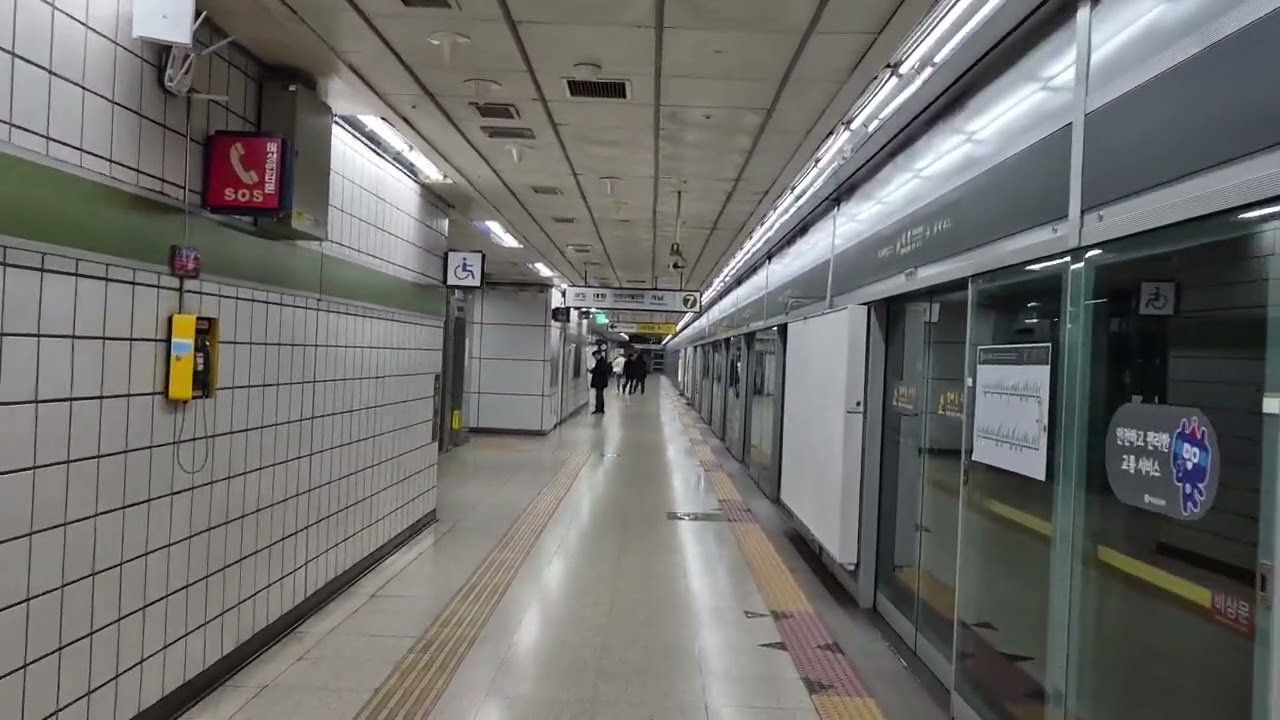 the warmth of the community.Hwangje’s Library / Tent Dad / A Slice of Croaker