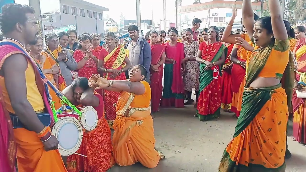 அலறடித்து வரும் புன்னைநல்லூர் மாரியம்மன் அழைத்தல் வந்து ஆடும் 🙏🏻🙏🏻🙏🏻சக்திவேல் பம்பை9790456709