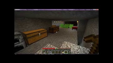 MINECRAFT How to make a wooden Pickaxe